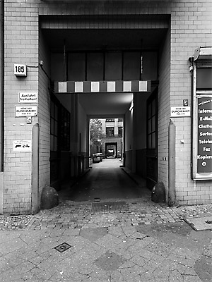 eingang b&uuml;ro oranienstrasse